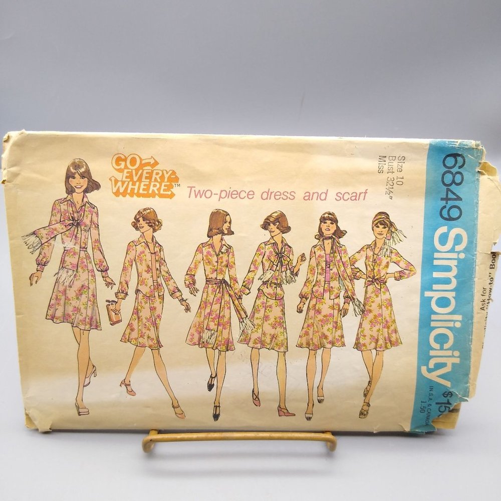 Vintage Sewing PATTERN Simplicity 6849, Go Everywhere Misses 1975 Misses Two